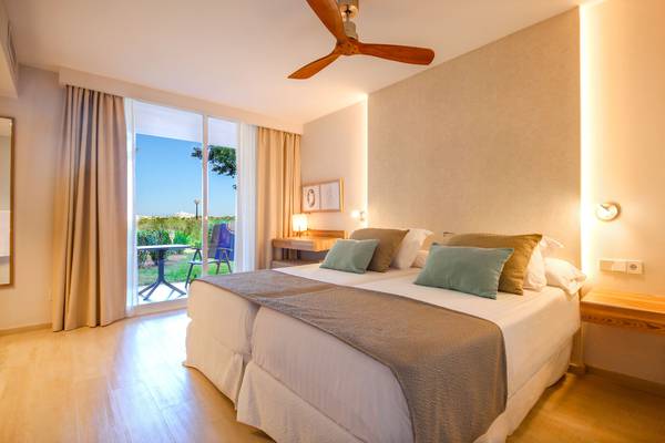 Deluxe Doppelzimmer (2022) Blau Colonia Sant Jordi Resort & Spa in Mallorca Deluxe Doppelzimmer (2022) Blau Colonia Sant Jordi Resort & Spa in Mallorca