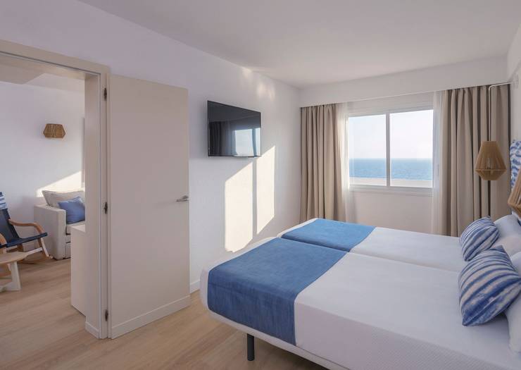 Junior suite with balcony blau punta reina  Majorca