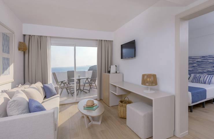 Sea front view junior suite blau punta reina junior suites majorca Sea front view junior suite blau punta reina junior suites majorca