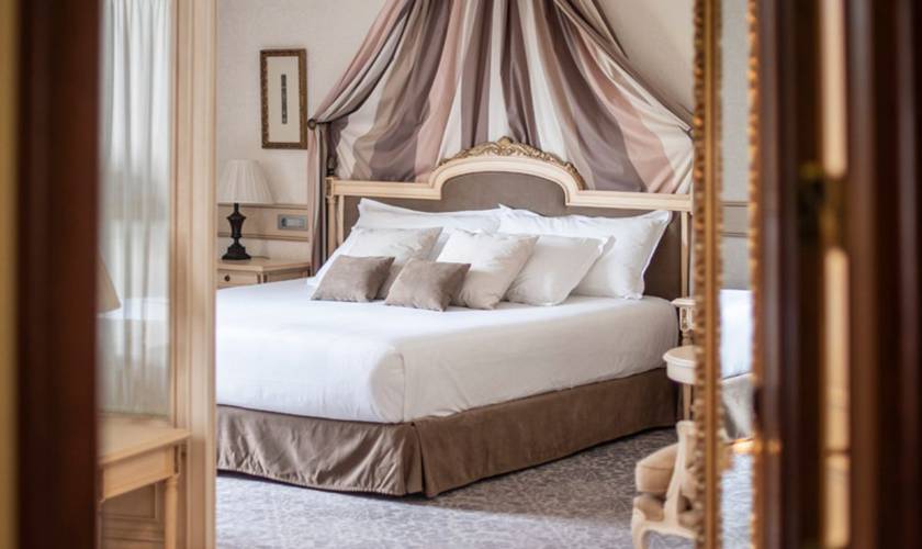 Double room Gran Hotel Las Caldas by Blau Hotels Asturias Double room Gran Hotel Las Caldas by Blau Hotels Asturias
