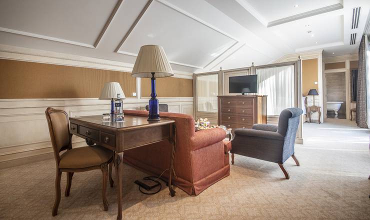 Deluxe suite mit zugang zu manantial und aquaxana Gran Hotel Las Caldas by blau hotels Asturien