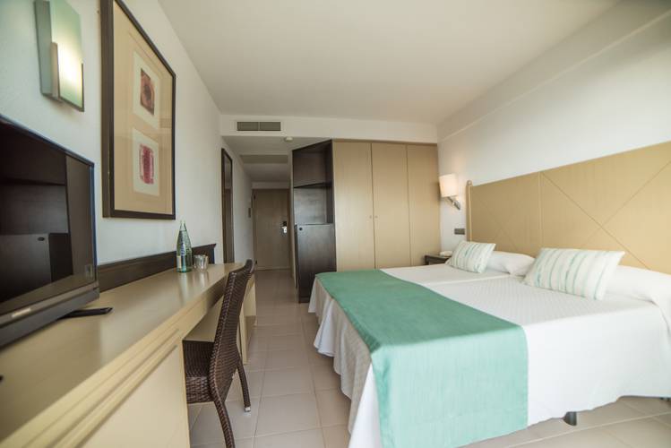 Double room blau punta reina resort majorca Double room blau punta reina resort majorca