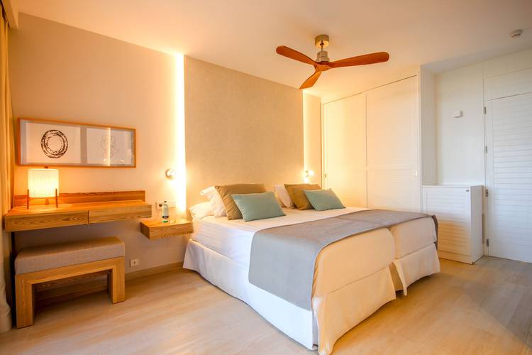 Deluxe double room blau colonia sant jordi resort & spa majorca Deluxe double room blau colonia sant jordi resort & spa majorca