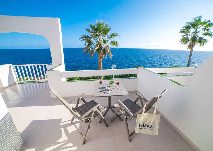 Junior suite vista mar frontal blau punta reina  Mallorca