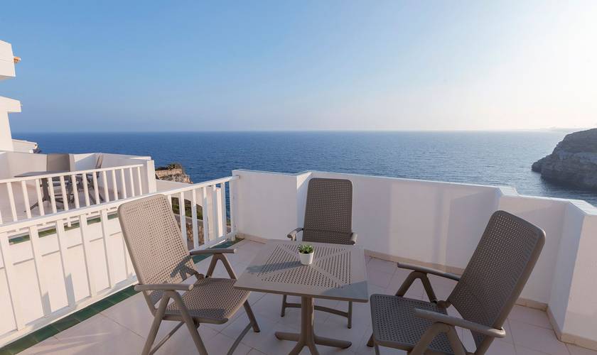 Junior suite vista mar frontal blau punta reina  Mallorca