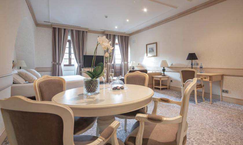 Suite with access to the spring and aquaxana Gran hotel Las Caldas by Blau Hotels Asturias
