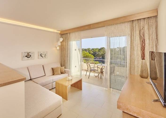 Sea view junior suites blau portopetro beach resort & spa majorca Sea view junior suites blau portopetro beach resort & spa majorca