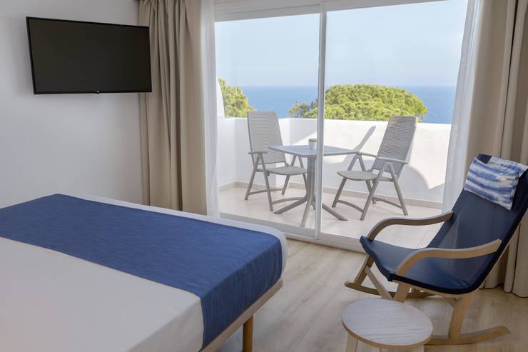 Doppelzimmer mit frontmeerblick deluxe blau punta reina  Mallorca