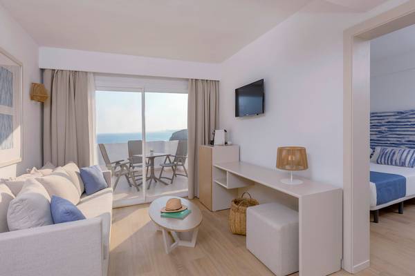 Junior Suiten mit Balkon blau punta reina  in Mallorca