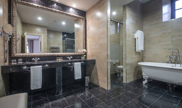Свита Gran Hotel Las Caldas Wellness Clinic в Астурия Свита Gran Hotel Las Caldas Wellness Clinic в Астурия