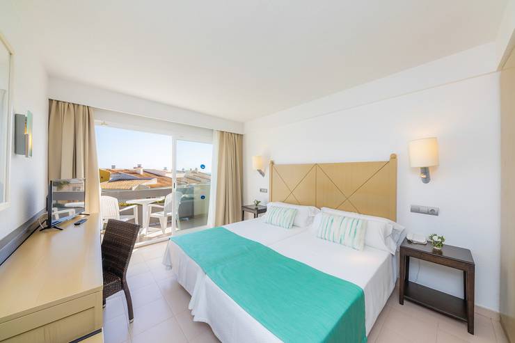 Double room blau punta reina family resort majorca Double room blau punta reina family resort majorca