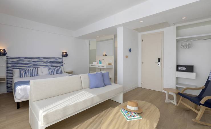 Junior suite sea view cala romántica blau punta reina junior suites majorca Junior suite sea view cala romántica blau punta reina junior suites majorca