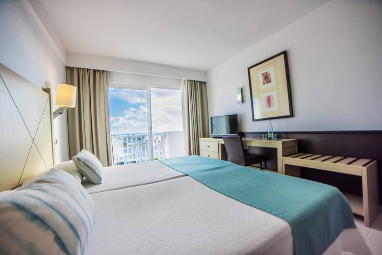 Double room with sea views blau punta reina resort majorca Double room with sea views blau punta reina resort majorca