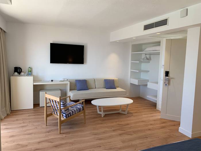 Junior suite blau punta reina resort majorque Junior suite blau punta reina resort majorque