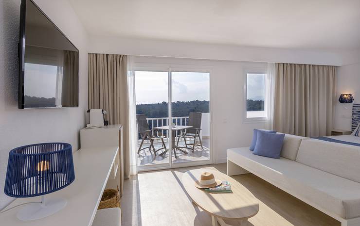 Junior suite sea view cala romántica blau punta reina junior suites majorca Junior suite sea view cala romántica blau punta reina junior suites majorca