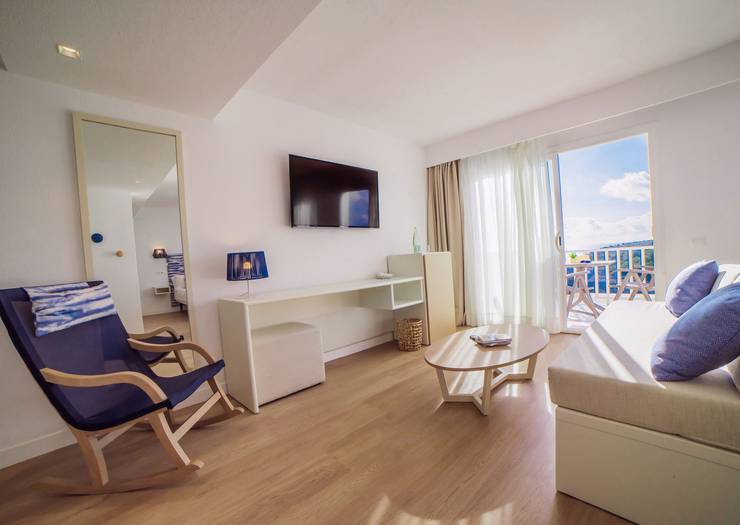 Junior suite vista mar cala romántica blau punta reina Mallorca Junior suite vista mar cala romántica blau punta reina Mallorca