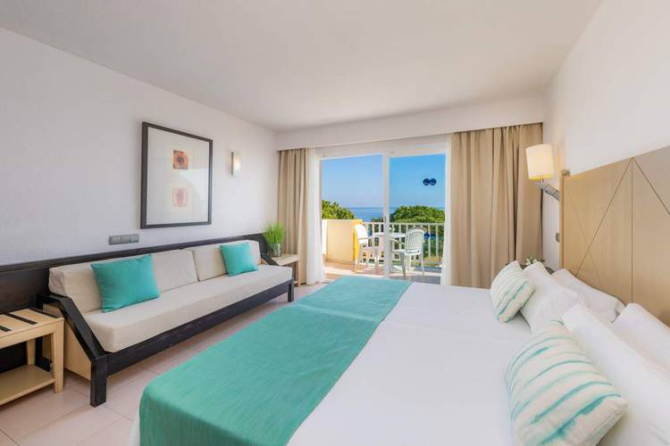 Double room sea front view deluxe blau punta reina family resort majorca Double room sea front view deluxe blau punta reina family resort majorca
