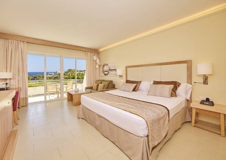 Double room blau portopetro beach resort & spa majorca Double room blau portopetro beach resort & spa majorca