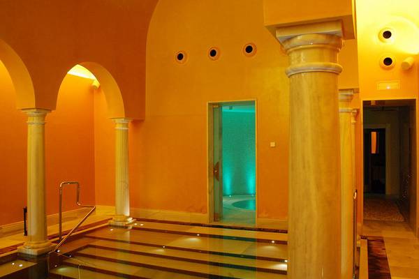 Sala delle colonne Gran Hotel Las Caldas by Blau Hotels Asturie Sala delle colonne Gran Hotel Las Caldas by Blau Hotels Asturie