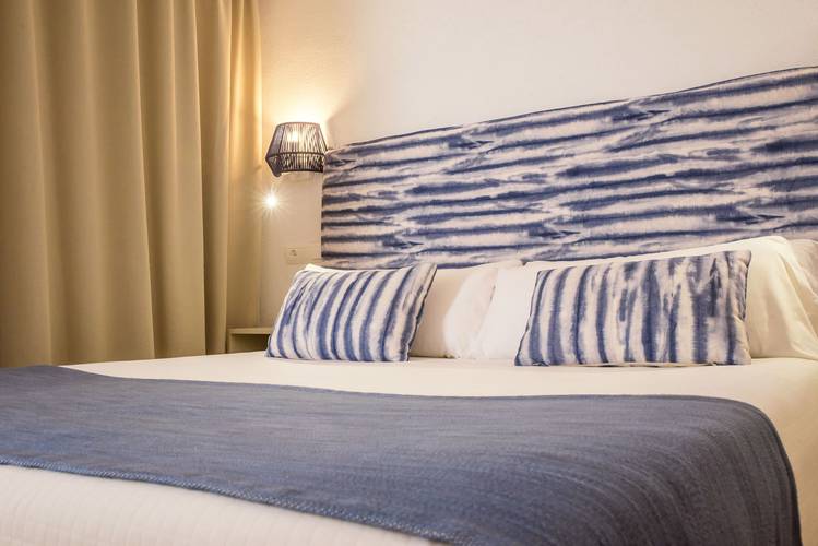 Junior suite sea view cala romántica blau punta reina resort majorca Junior suite sea view cala romántica blau punta reina resort majorca
