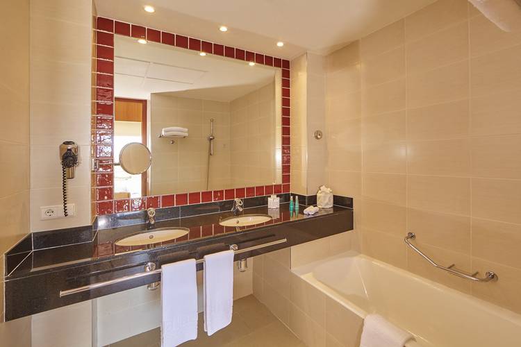 Sea view suite blau portopetro beach resort & spa majorca Sea view suite blau portopetro beach resort & spa majorca