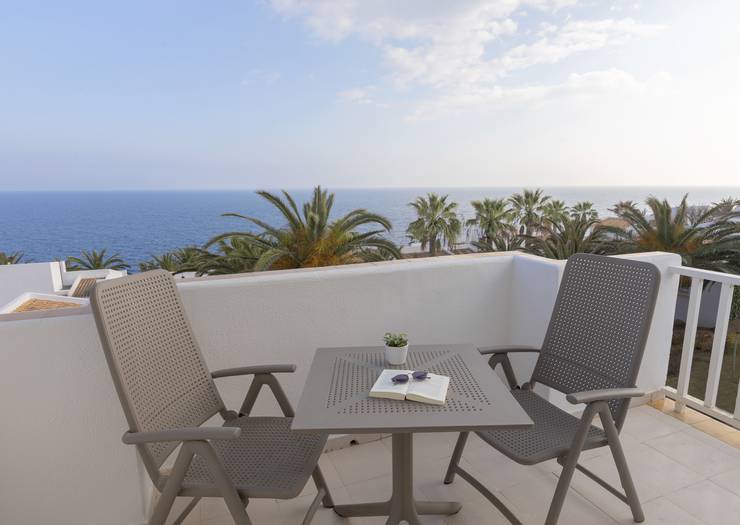 Junior suite vista mar blau punta reina Mallorca Junior suite vista mar blau punta reina Mallorca