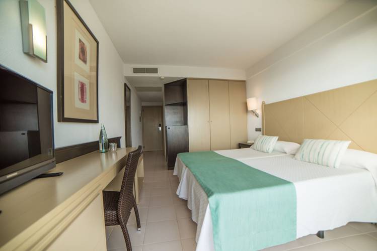 Double room with sea views blau punta reina resort majorca Double room with sea views blau punta reina resort majorca