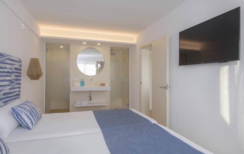 Sea view junior suite blau punta reina junior suites majorca Sea view junior suite blau punta reina junior suites majorca