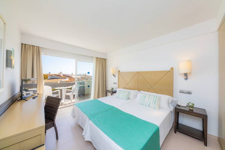 Doppelzimmer blau punta reina family resort mallorca Doppelzimmer blau punta reina family resort mallorca