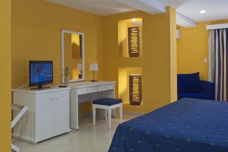 Doppelzimmer blau arenal habana beach  Kuba