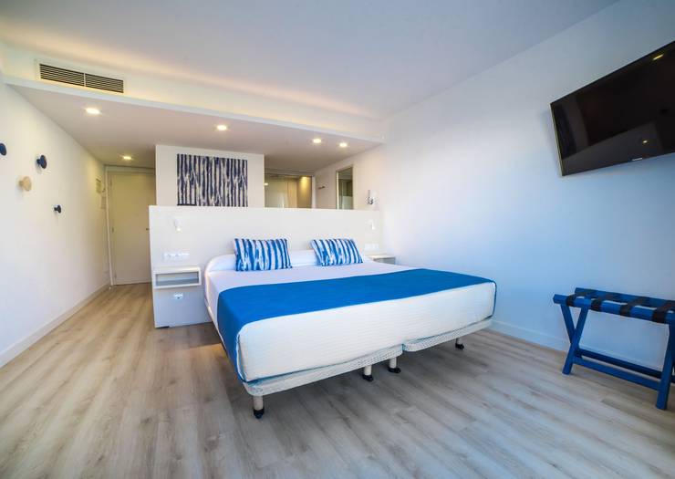 Double room superior with balcony Blau Punta Reina Majorca Double room superior with balcony Blau Punta Reina Majorca