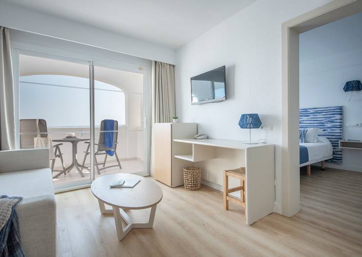 Junior suite vista mar cala romántica blau punta reina Mallorca Junior suite vista mar cala romántica blau punta reina Mallorca
