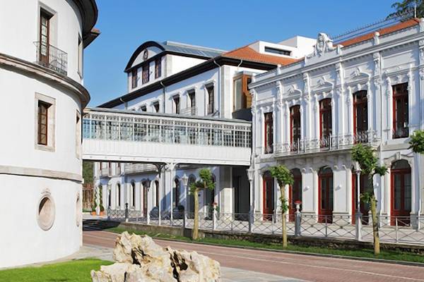 Parcheggio coperto Gran Hotel Las Caldas by Blau Hotels Asturie Parcheggio coperto Gran Hotel Las Caldas by Blau Hotels Asturie