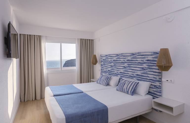 Junior suite blau punta reina resort majorque Junior suite blau punta reina resort majorque