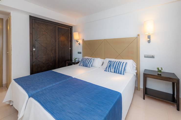 Double room blau punta reina family resort majorca Double room blau punta reina family resort majorca