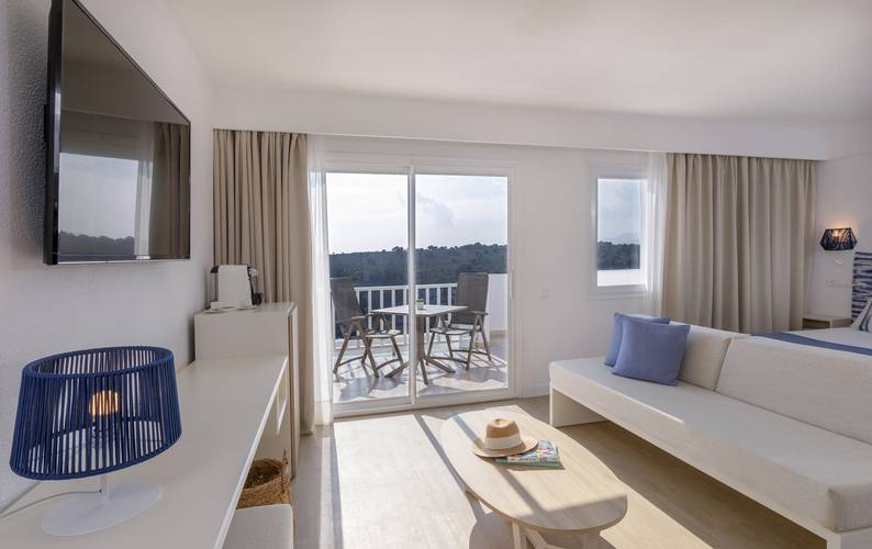 Junior suite sea view cala romántica blau punta reina junior suites majorca Junior suite sea view cala romántica blau punta reina junior suites majorca