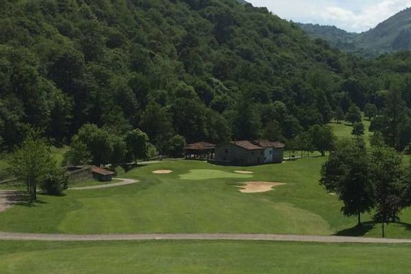 Terrain de golf las caldas Las Caldas by Blau Hotels Asturies Terrain de golf las caldas Las Caldas by Blau Hotels Asturies