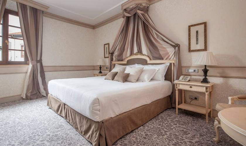Junior suite con acceso al manantial y aquaxana Gran hotel Las Caldas by Blau Hotels Asturias