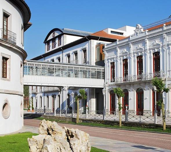 Indoor parking Gran Hotel Las Caldas by Blau Hotels Asturias