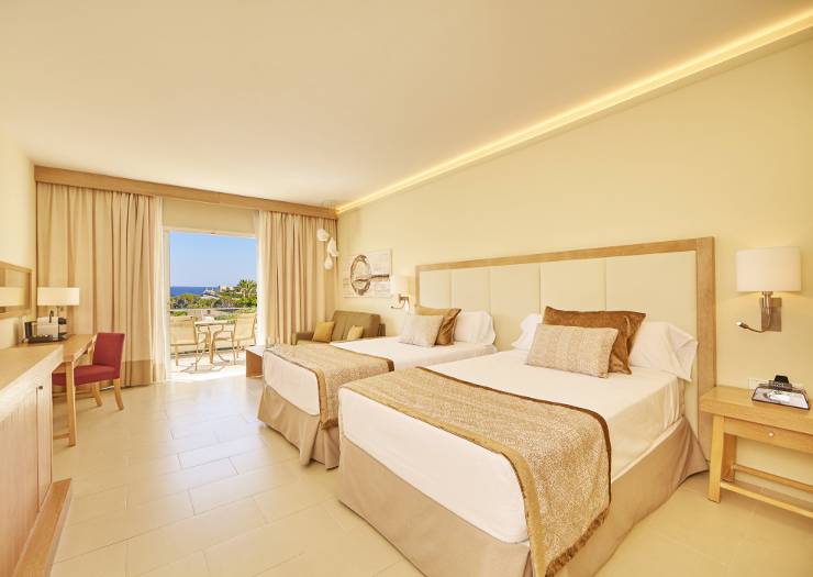 Double room sea view blau portopetro beach resort & spa majorca Double room sea view blau portopetro beach resort & spa majorca