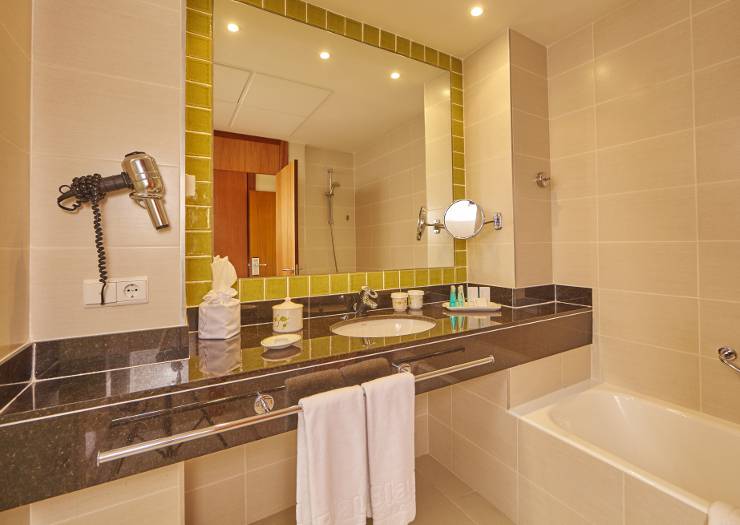 Junior suite blau portopetro beach resort & spa majorca Junior suite blau portopetro beach resort & spa majorca