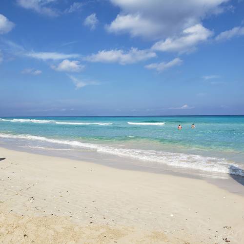 Пляж blau arenal habana beach  Куба