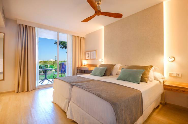 Deluxe double room blau colonia sant jordi resort & spa majorca Deluxe double room blau colonia sant jordi resort & spa majorca