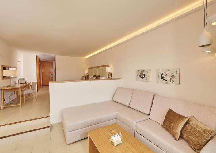Junior suite blau portopetro beach resort & spa mallorca Junior suite blau portopetro beach resort & spa mallorca
