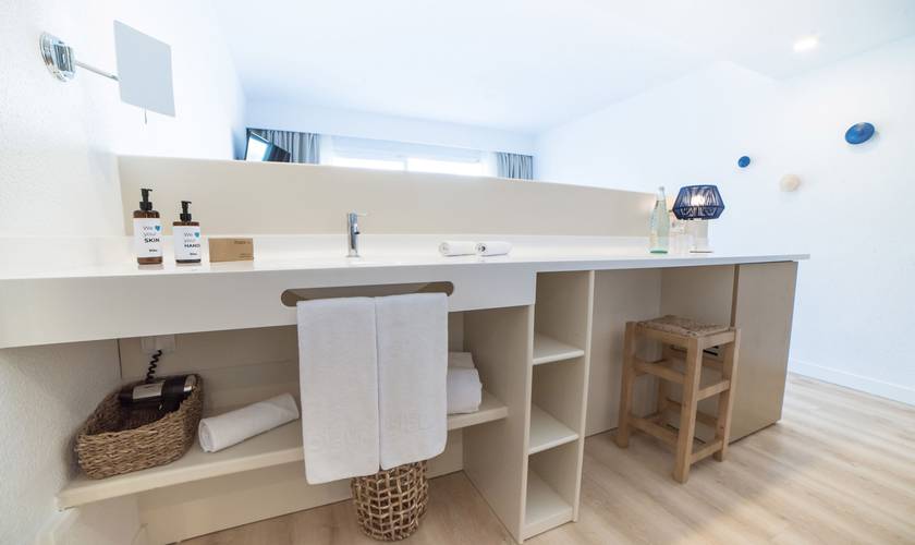 Double room superior with balcony Blau Punta Reina Majorca Double room superior with balcony Blau Punta Reina Majorca