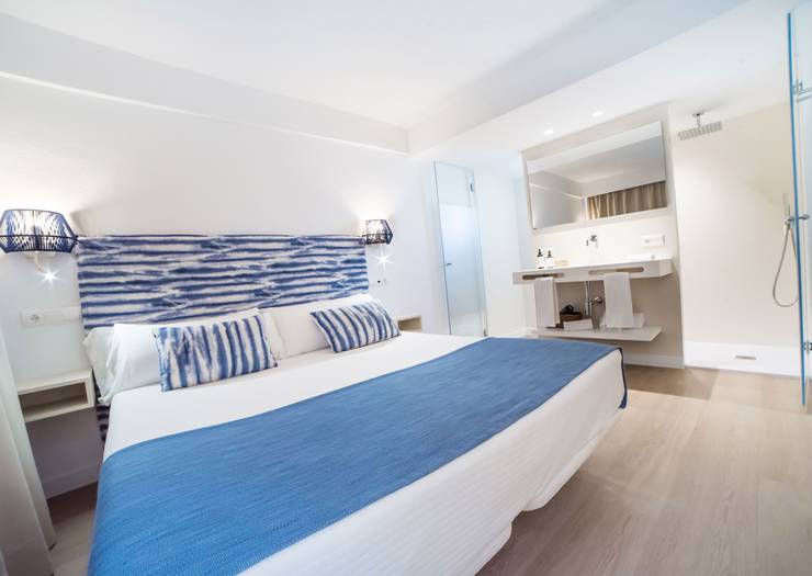 Junior suite vista mar cala romántica blau punta reina Mallorca Junior suite vista mar cala romántica blau punta reina Mallorca