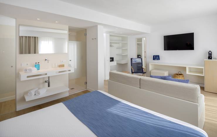 Junior suite sea view cala romántica blau punta reina junior suites majorca Junior suite sea view cala romántica blau punta reina junior suites majorca
