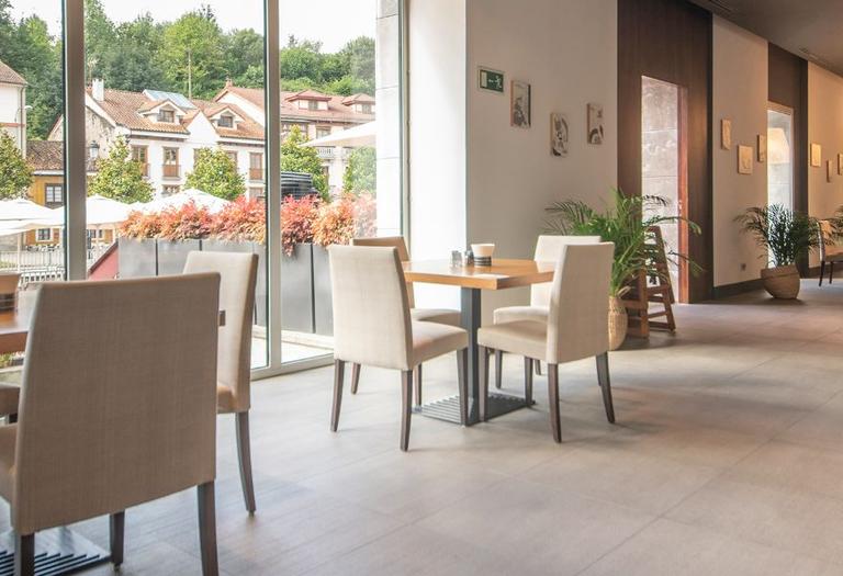 Lounge & terrace bar Blau Gran Hotel Las Caldas  Астурия Lounge & terrace bar Blau Gran Hotel Las Caldas  Астурия